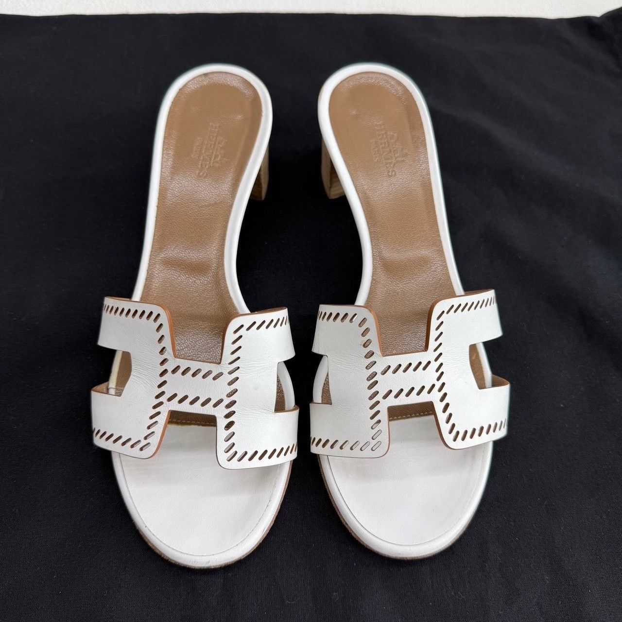 Hermes Hermes Oasis Perforated Sandals White 35.5 Size US 5.5 / IT 35.5 - 3 Thumbnail