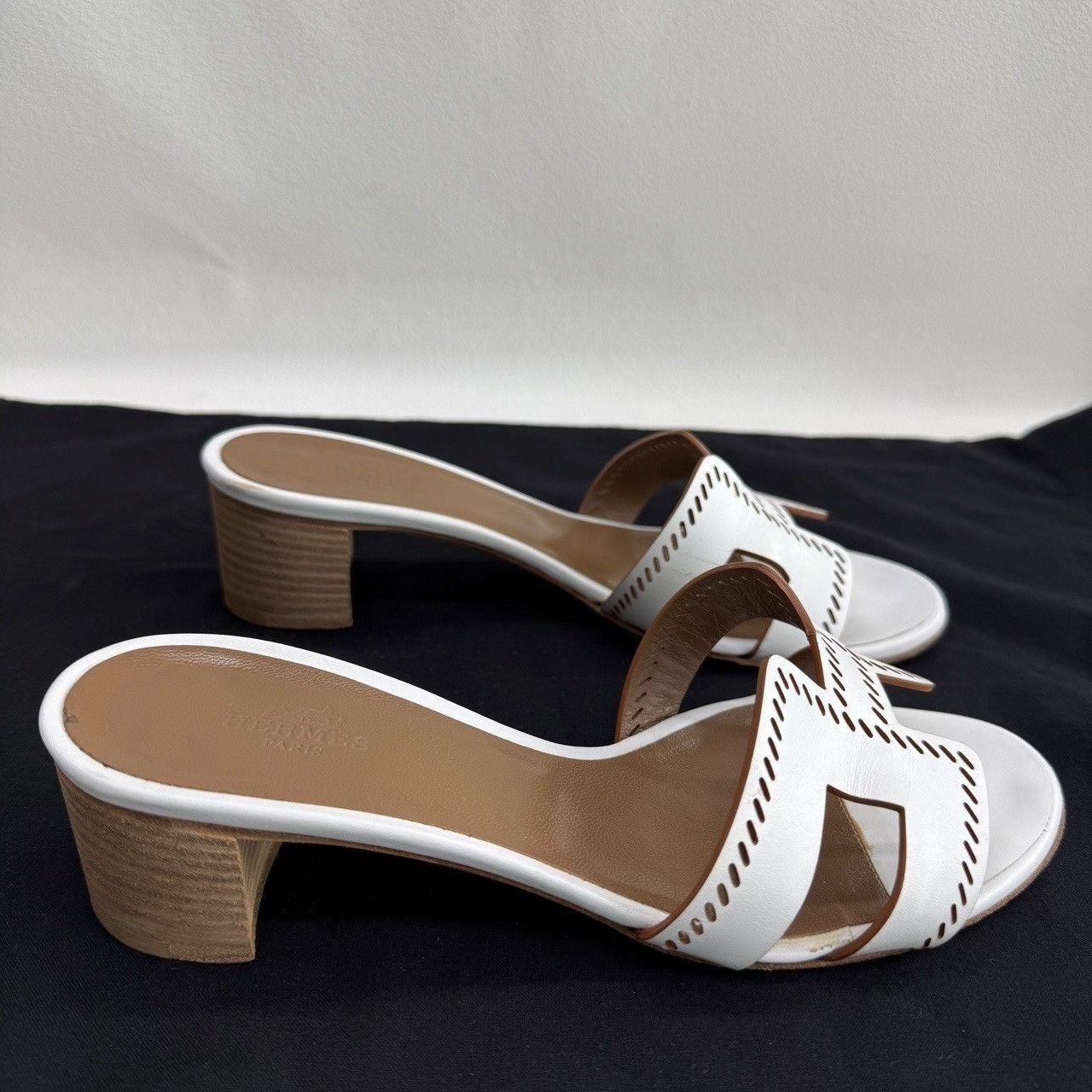 Hermes Hermes Oasis Perforated Sandals White 35.5 Size US 5.5 / IT 35.5 - 5 Thumbnail
