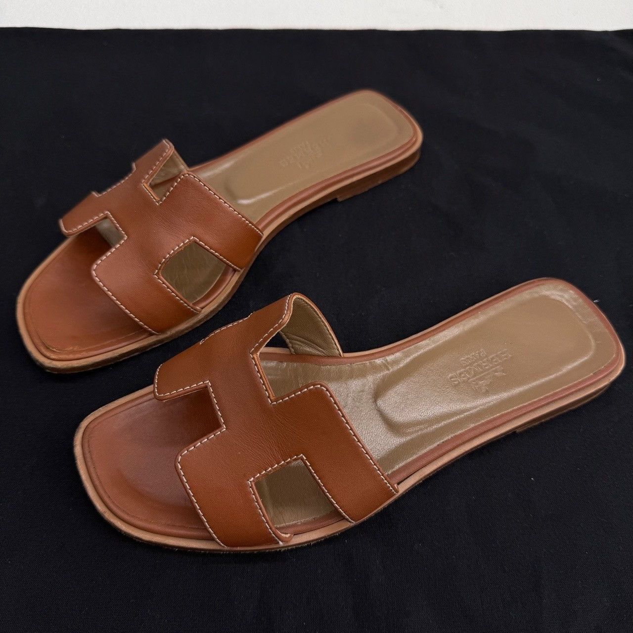 Hermes Hermes Oran Leather Sandals Size 35.5 Size US 5.5 / IT 35.5 - 2 Thumbnail