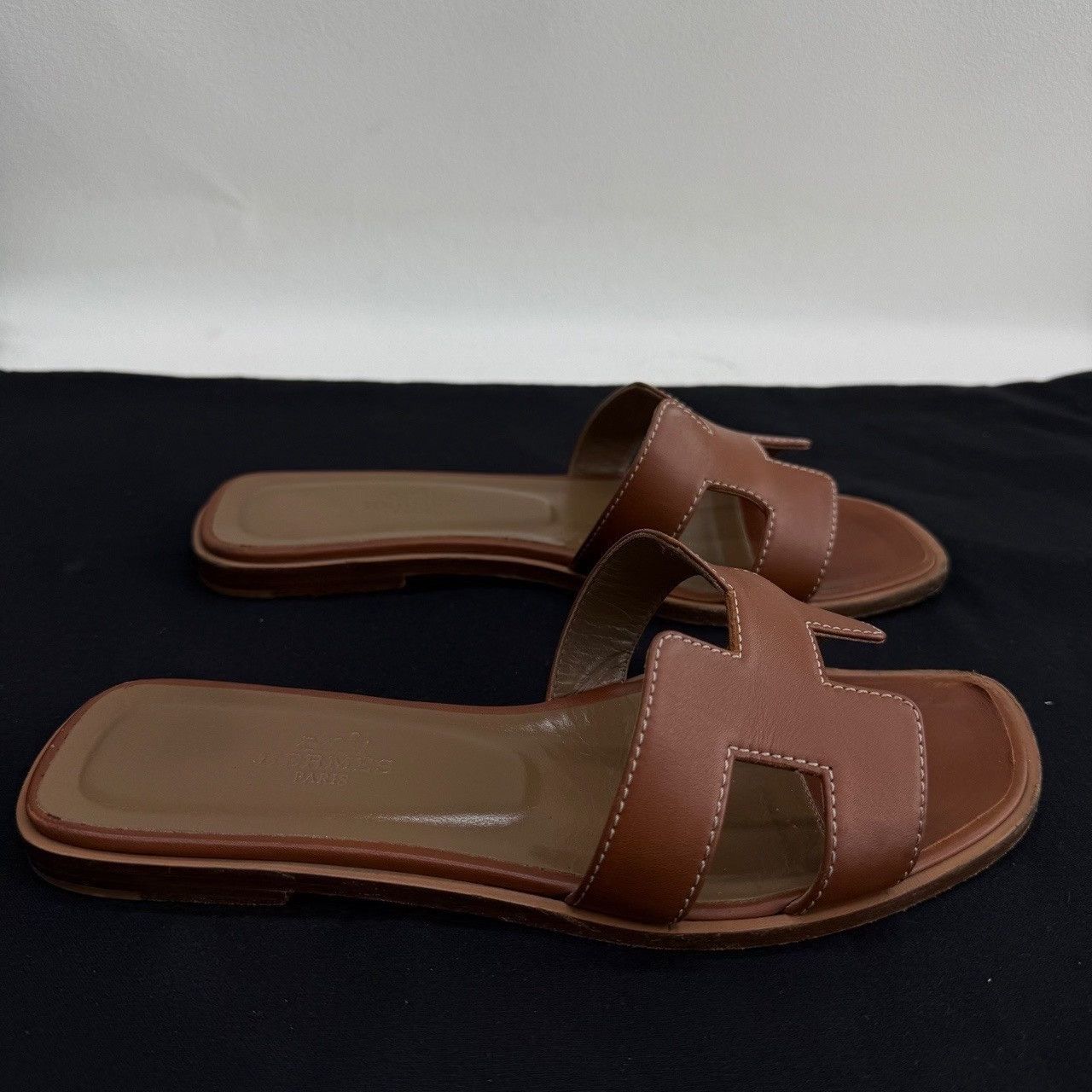 Hermes Hermes Oran Leather Sandals Size 35.5 Size US 5.5 / IT 35.5 - 5 Thumbnail