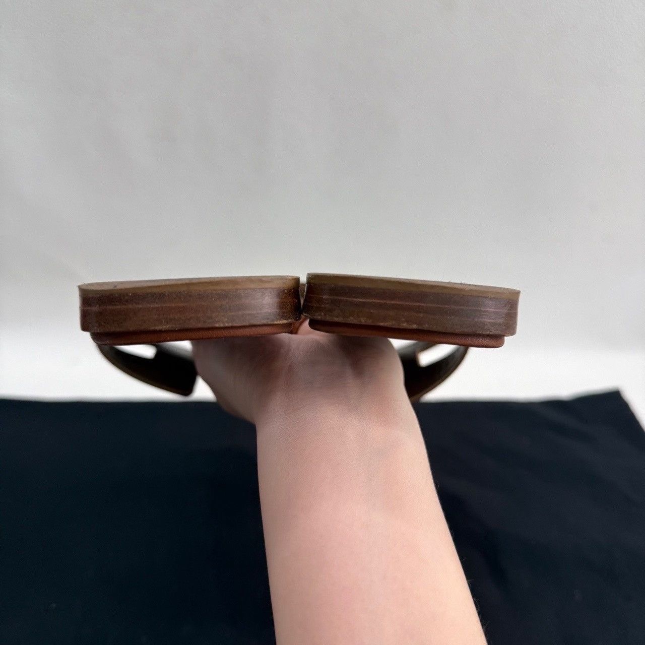 Hermes Hermes Oran Leather Sandals Size 35.5 Size US 5.5 / IT 35.5 - 7 Thumbnail
