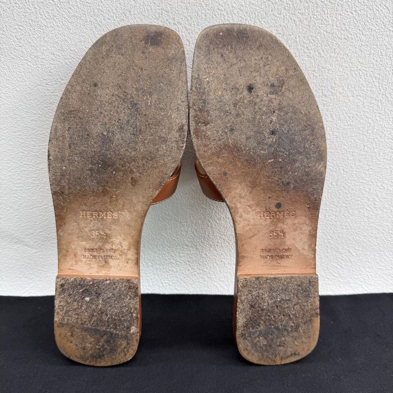 Hermes Hermes Oran Leather Sandals Size 35.5 Size US 5.5 / IT 35.5 - 8 Thumbnail