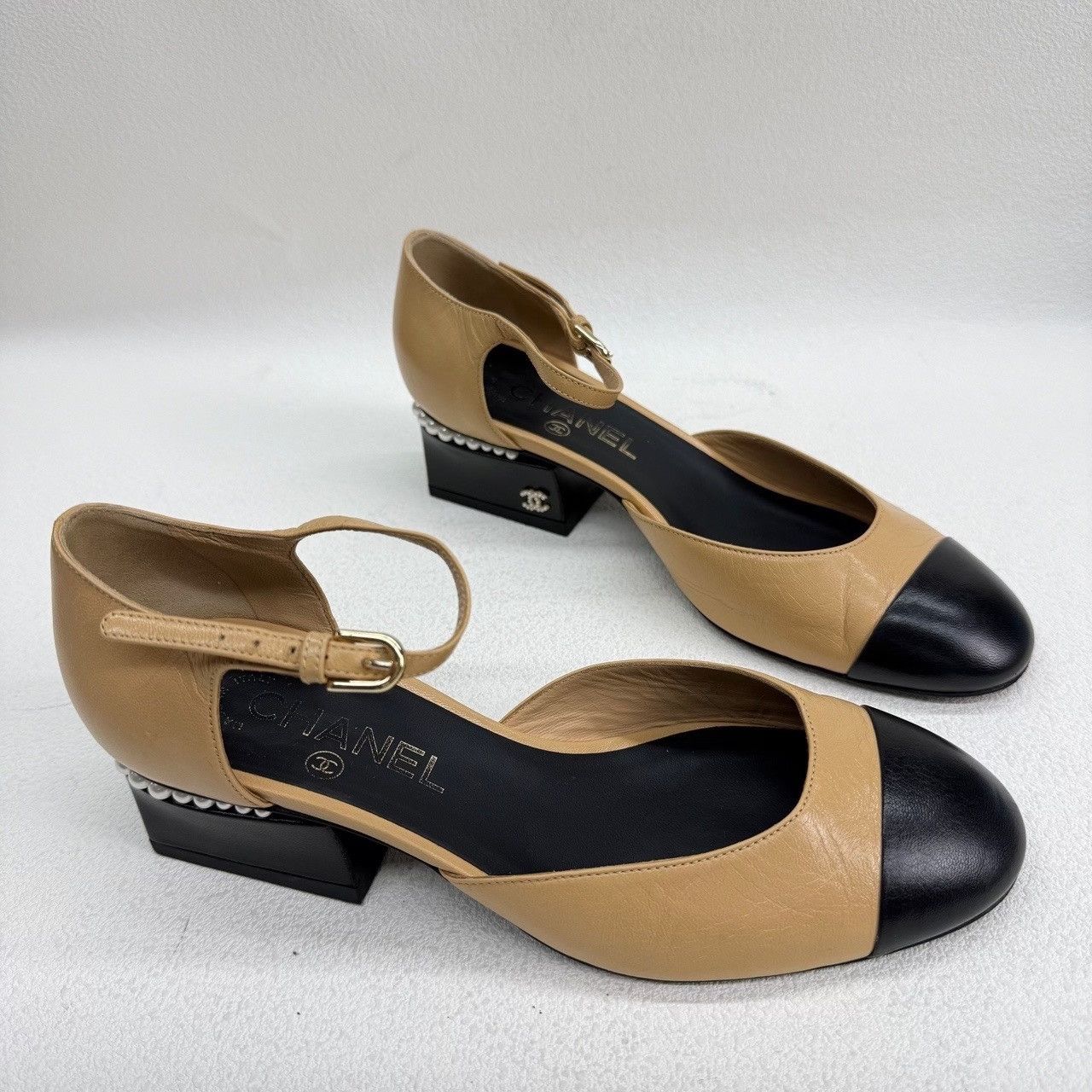 Chanel Chanel Pearl Heel Mary Jane Shoes Size 37 Size US 7 / IT 37 - 4 Thumbnail