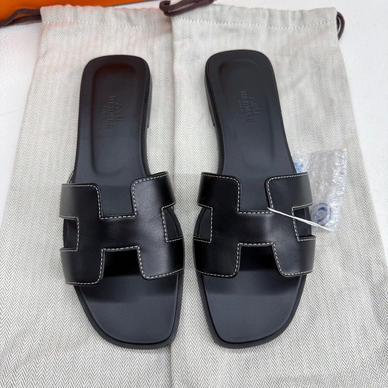 Hermes Hermes Oran Leather Sandals Size 37.5 Size US 7.5 / IT 37.5 - 4 Thumbnail