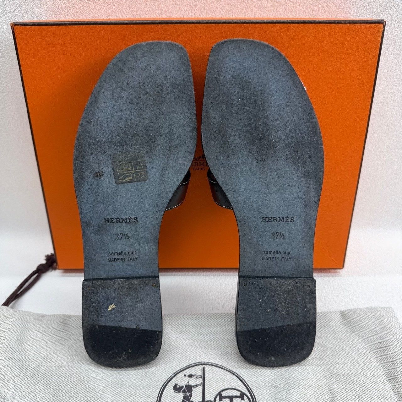 Hermes Hermes Oran Leather Sandals Size 37.5 Size US 7.5 / IT 37.5 - 9 Thumbnail