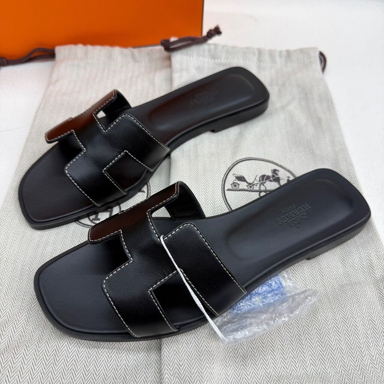Hermes Hermes Oran Leather Sandals Size 37.5 Size US 7.5 / IT 37.5 - 3 Thumbnail