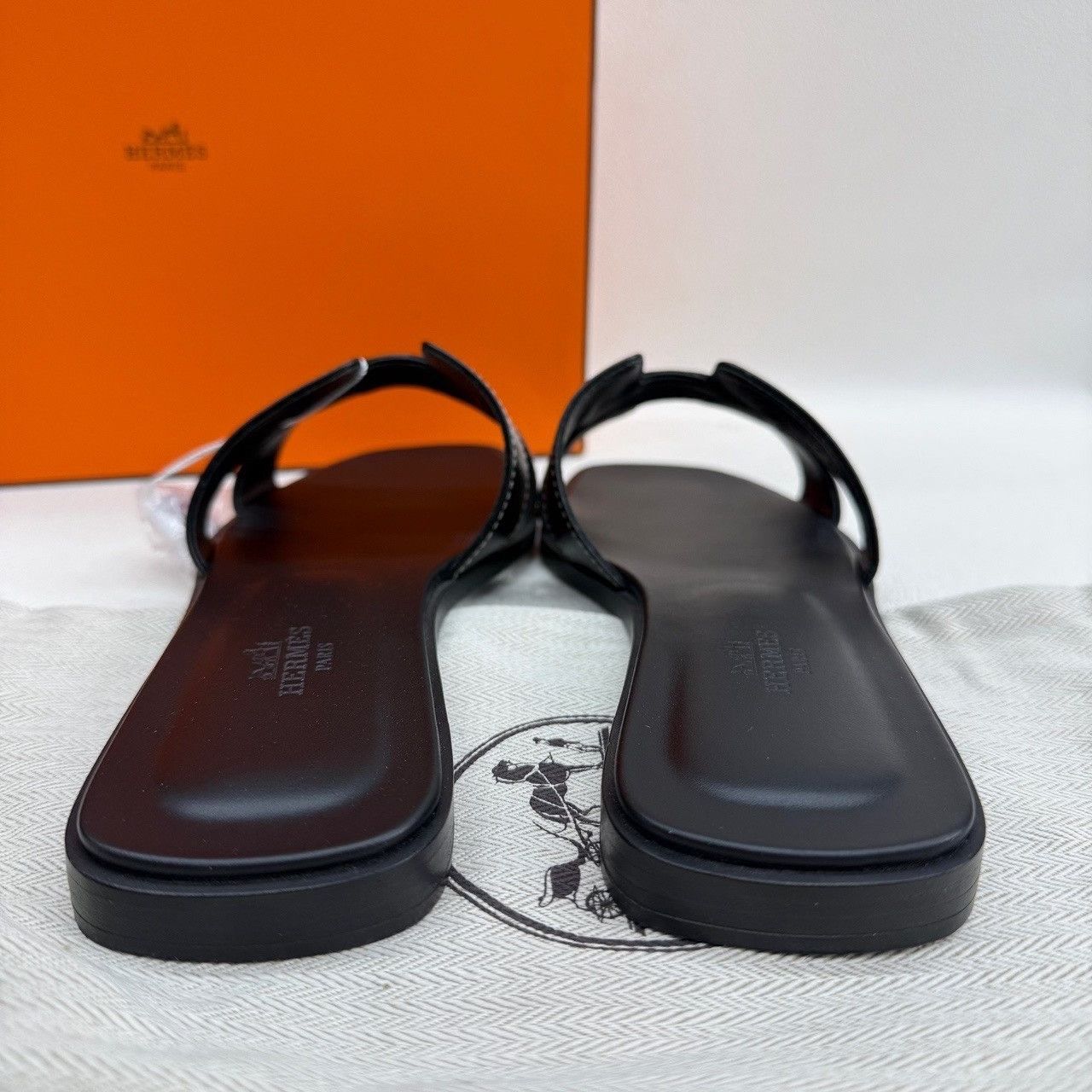 Hermes Hermes Oran Leather Sandals Size 37.5 Size US 7.5 / IT 37.5 - 7 Thumbnail