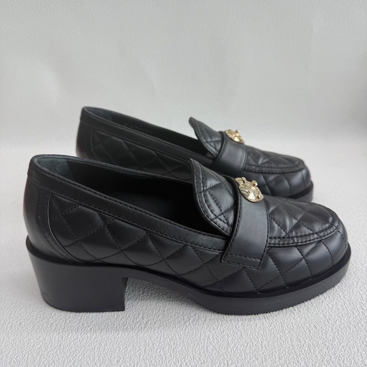 Chanel Chanel Quilted Heart Loafers Size 38 Size US 8 / IT 38 - 5 Thumbnail