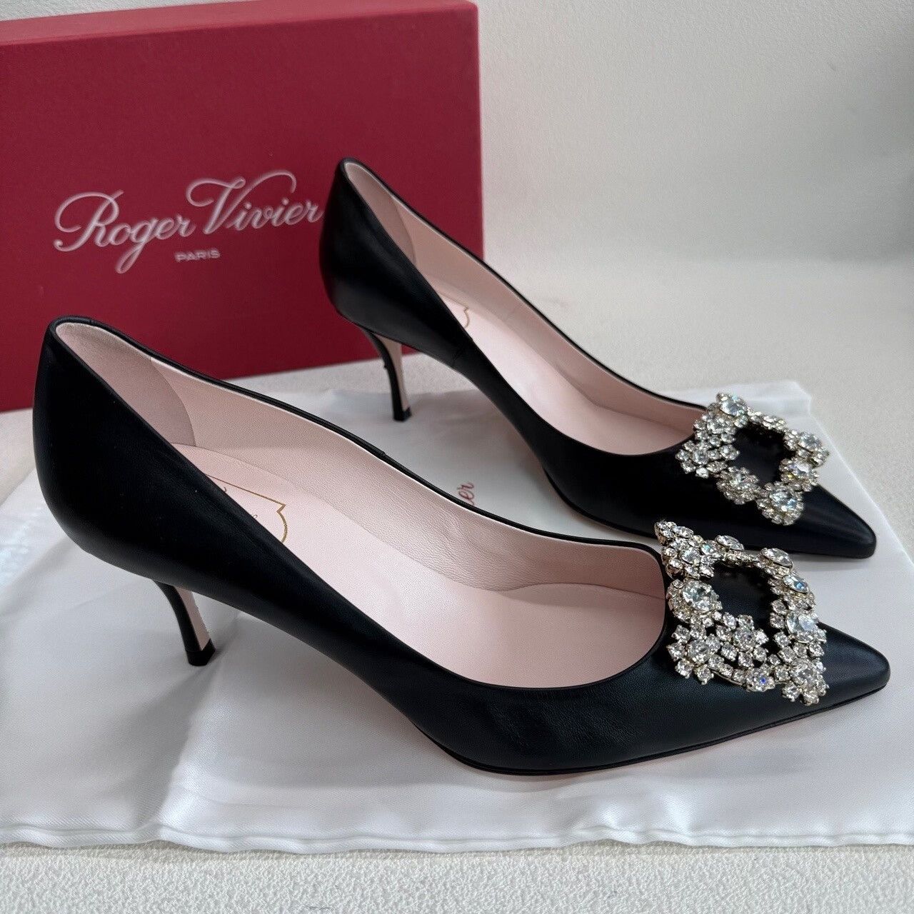 Roger Vivier Roger Vivier Flower Strass Heels Size 38 Size US 8 / IT 38 - 5 Thumbnail