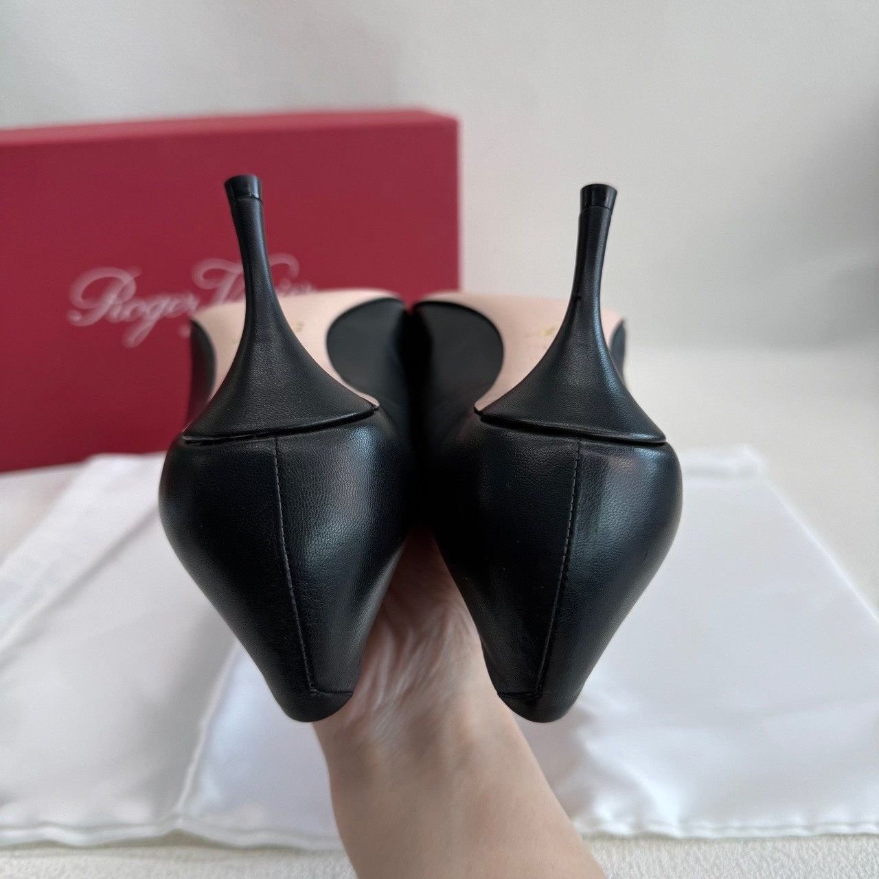 Roger Vivier Roger Vivier Flower Strass Heels Size 38 Size US 8 / IT 38 - 8 Thumbnail