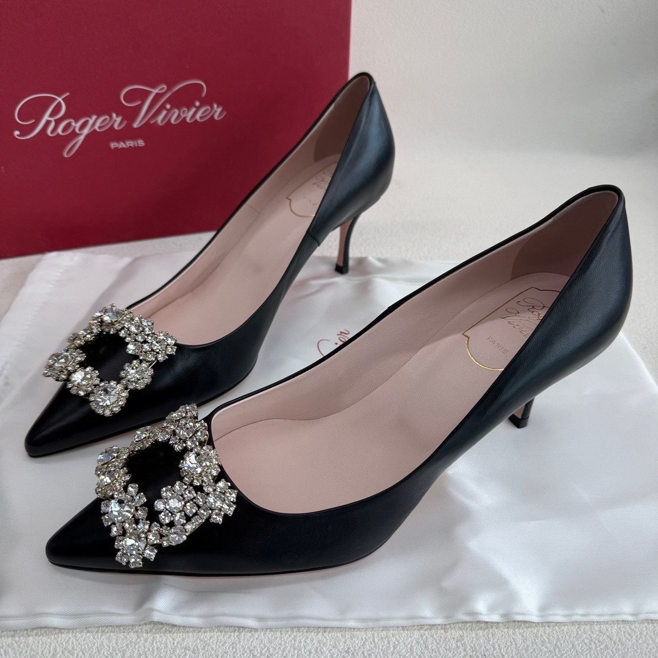 Roger Vivier Roger Vivier Flower Strass Heels Size 38 Size US 8 / IT 38 - 3 Thumbnail