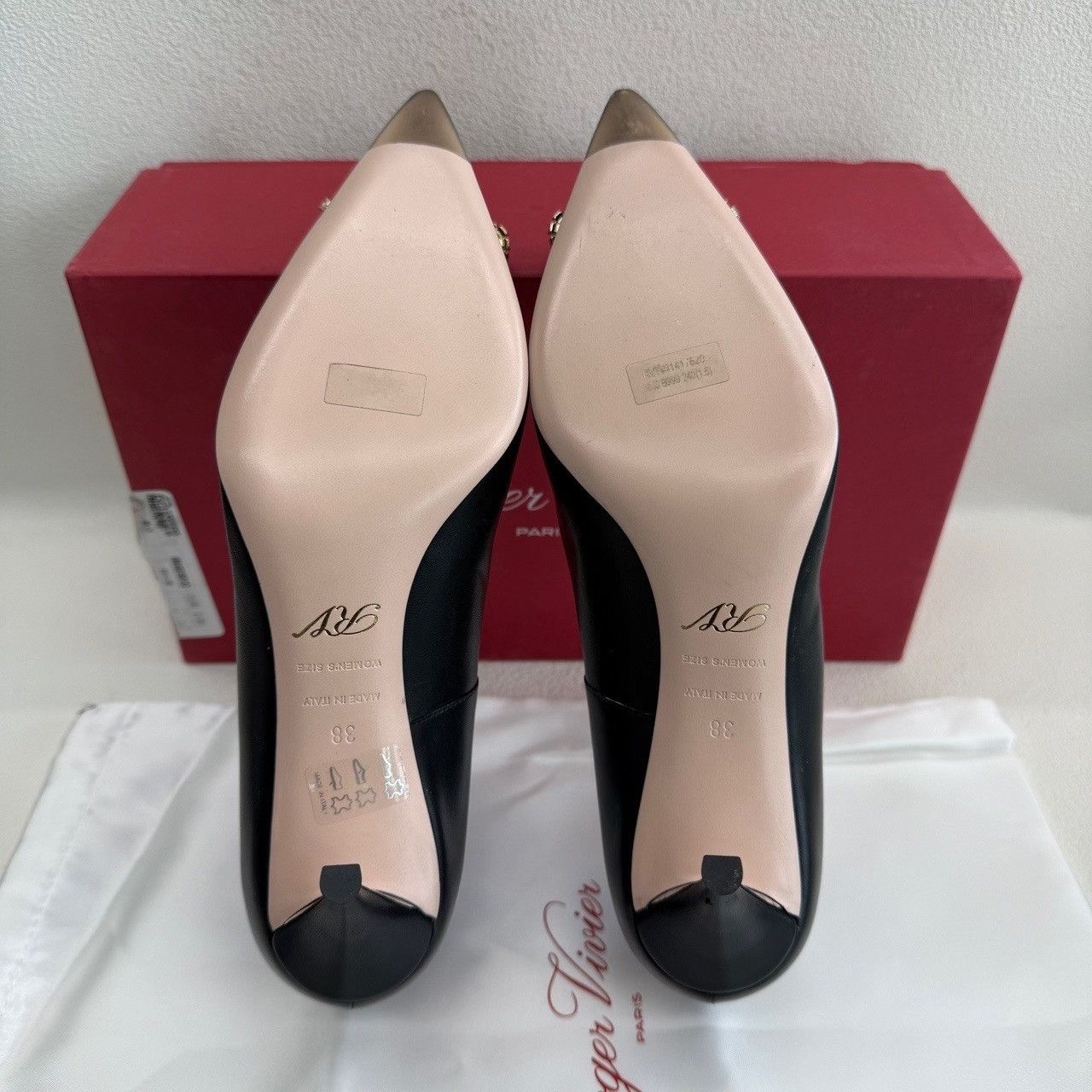 Roger Vivier Roger Vivier Flower Strass Heels Size 38 Size US 8 / IT 38 - 9 Thumbnail