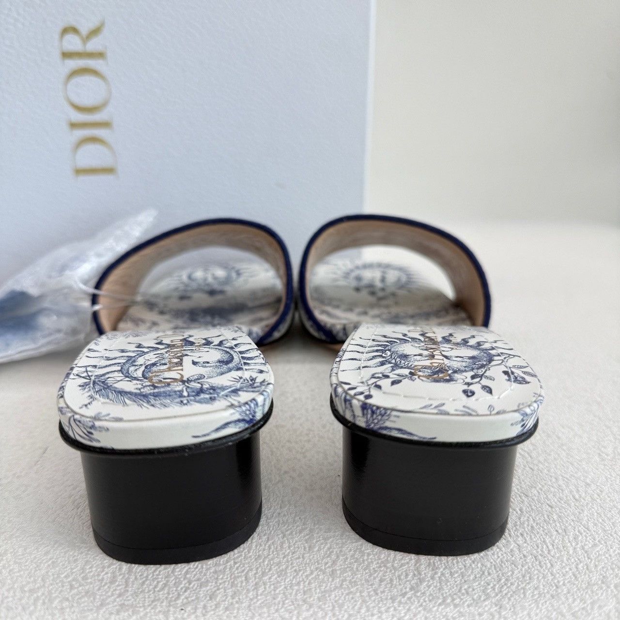 Dior Dior Sun Print Mules Size 35.5 Size US 5.5 / IT 35.5 - 7 Thumbnail