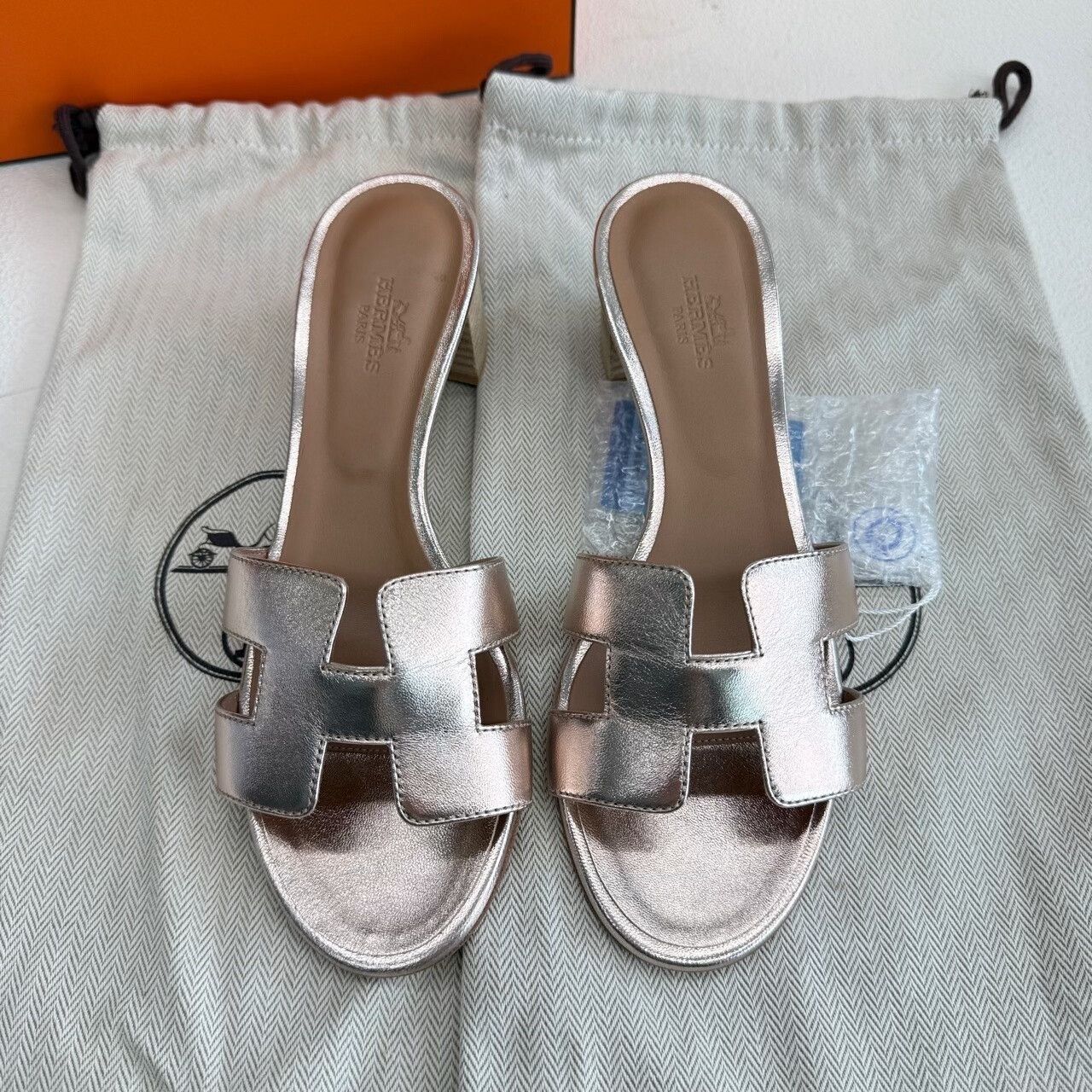 Hermes Hermès Metallic Oasis Sandals Size 35 Size US 5 / IT 35 - 4 Thumbnail