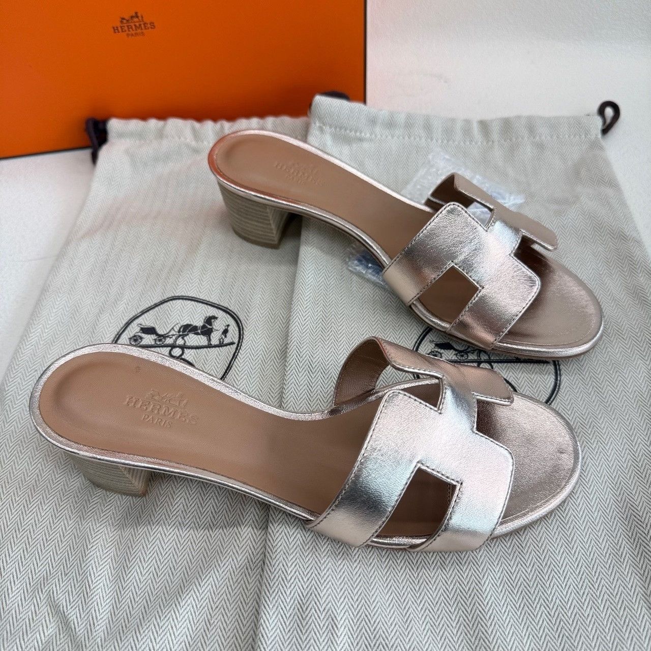 Hermes Hermès Metallic Oasis Sandals Size 35 Size US 5 / IT 35 - 5 Thumbnail