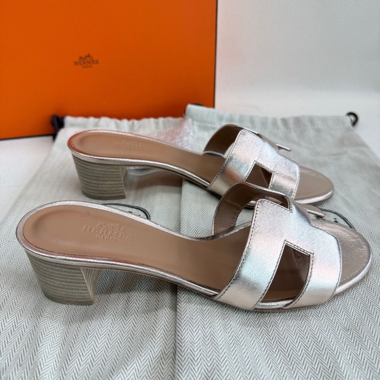 Hermes Hermès Metallic Oasis Sandals Size 35 Size US 5 / IT 35 - 6 Thumbnail