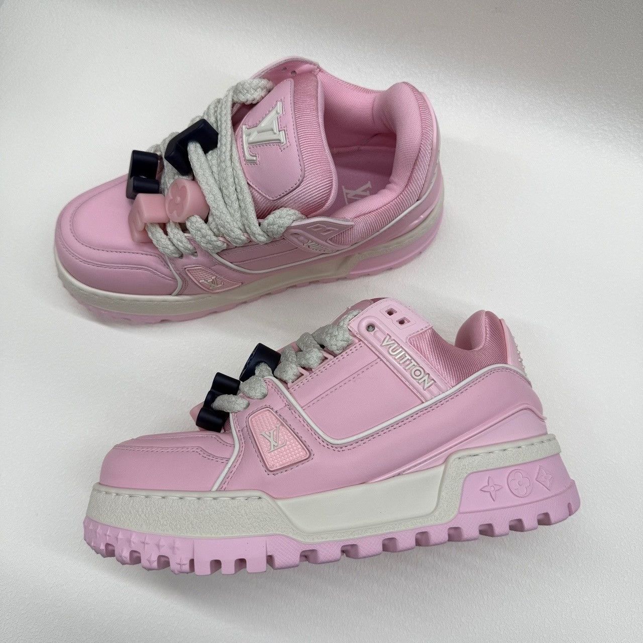 Louis Vuitton Louis Vuitton Trainer Maxi Sneakers Pink Size 37 Size US 7 / IT 37 - 9 Thumbnail