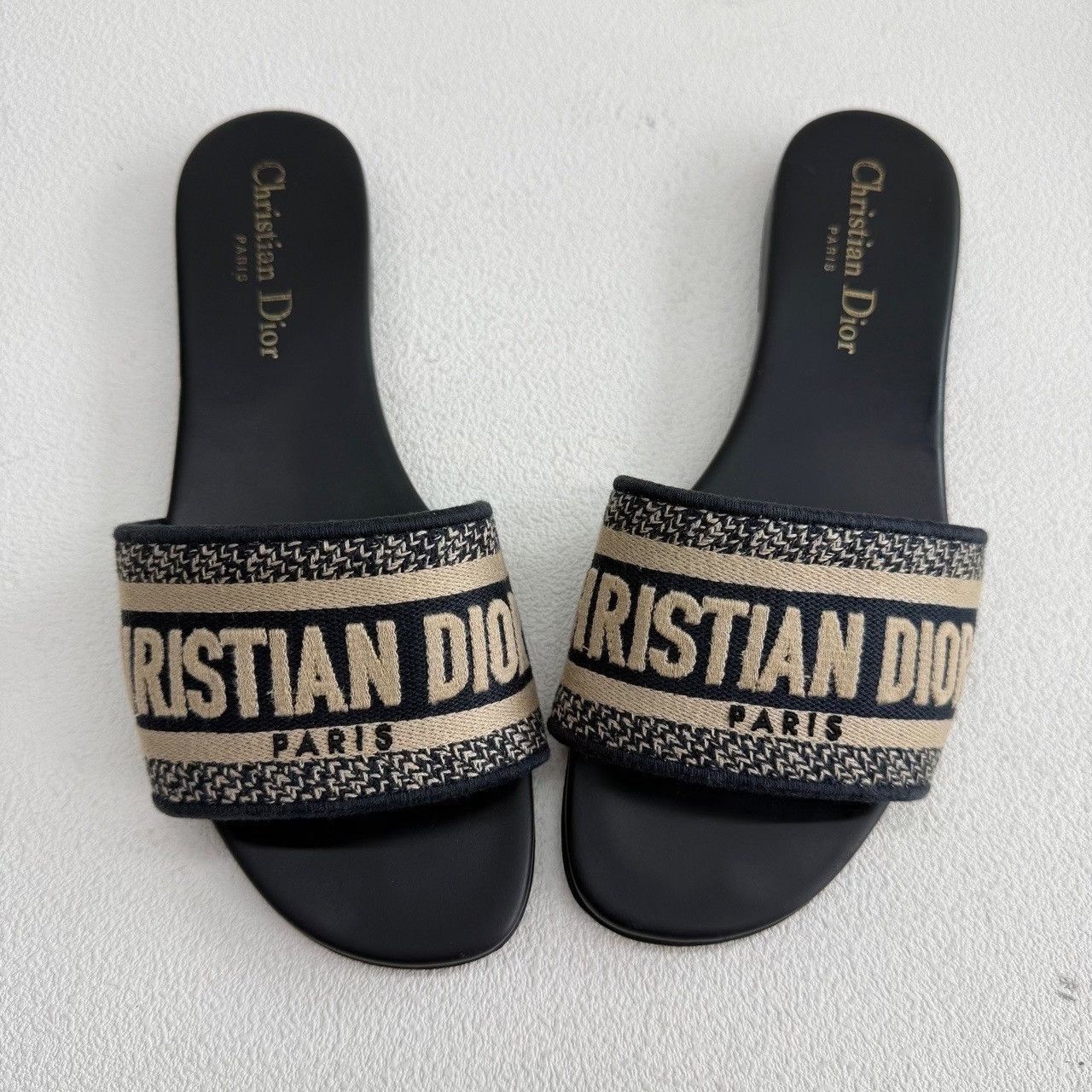 Dior Dior Dway Embroidered Slide Sandals Size 36.5 Size US 6.5 / IT 36.5 - 10 Thumbnail