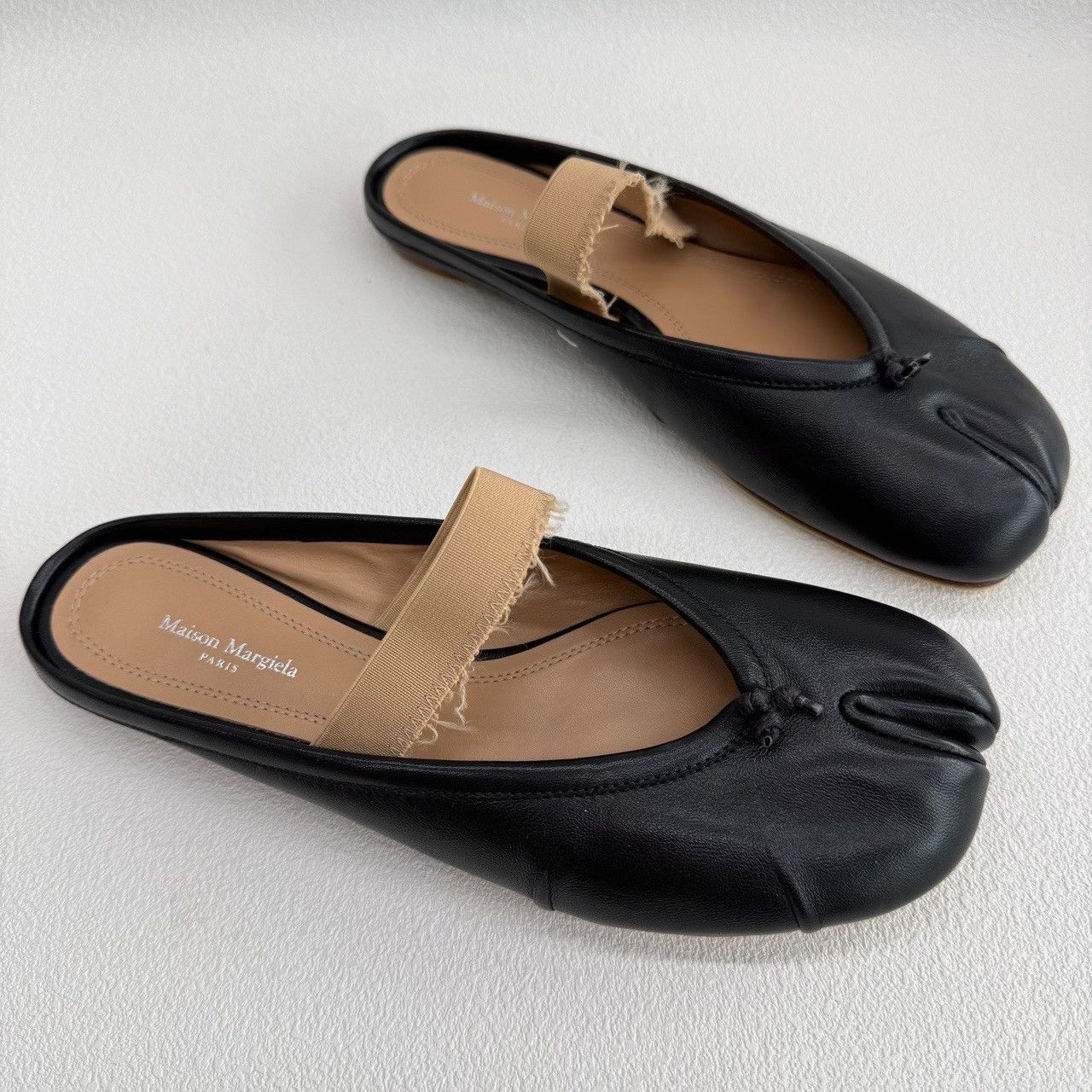 Maison Margiela Maison Margiela Tabi Leather Slip Ons Size 37.5 Size US 7.5 / IT 37.5 - 5 Thumbnail