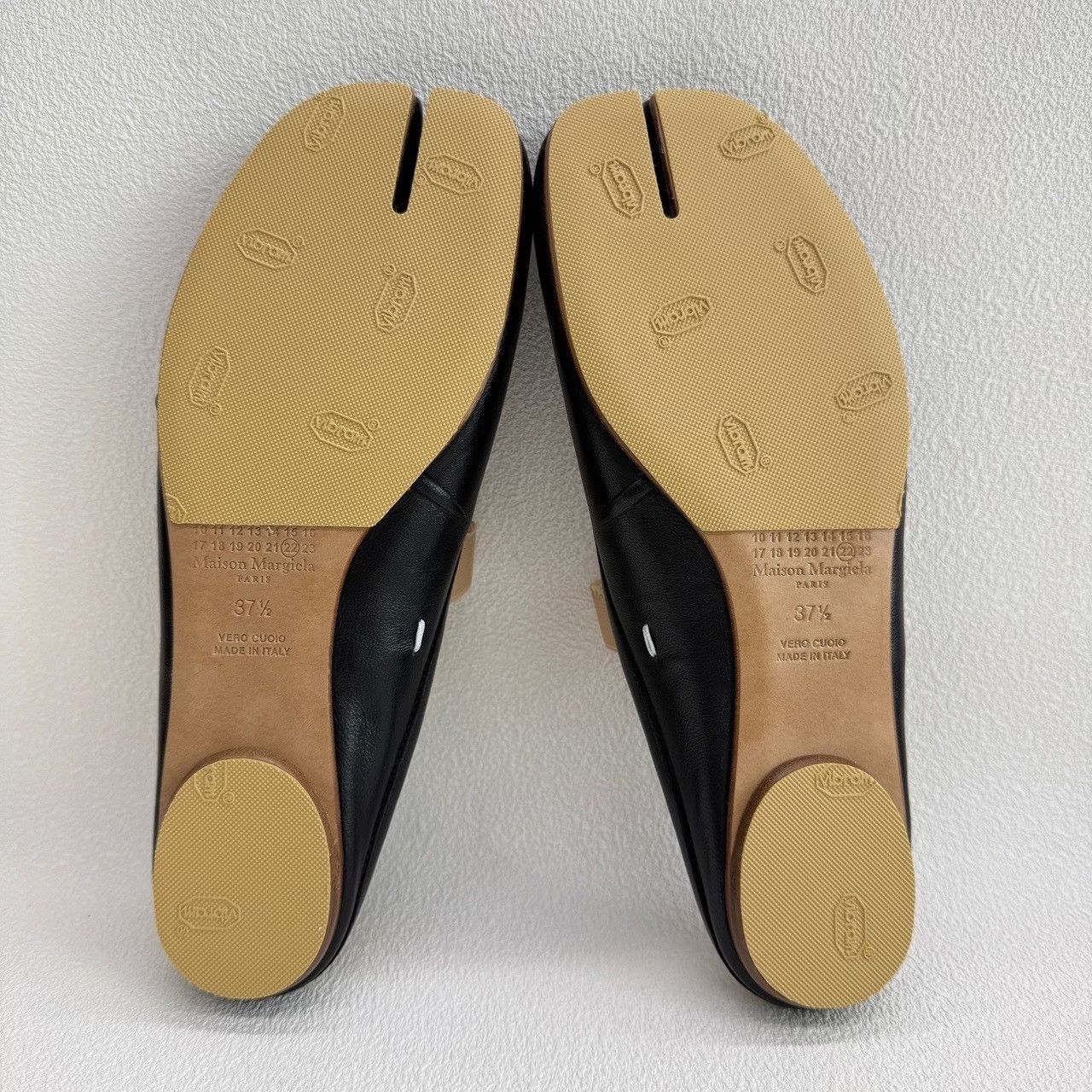 Maison Margiela Maison Margiela Tabi Leather Slip Ons Size 37.5 Size US 7.5 / IT 37.5 - 9 Thumbnail