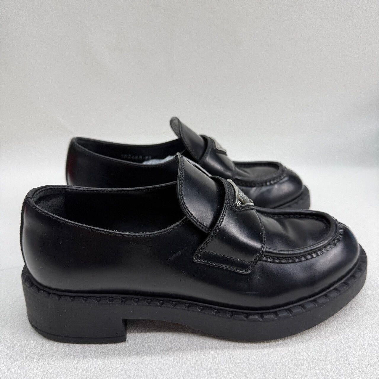 Prada Prada Leather Triangle Logo Loafers Size 37 Size US 7 / IT 37 - 5 Thumbnail