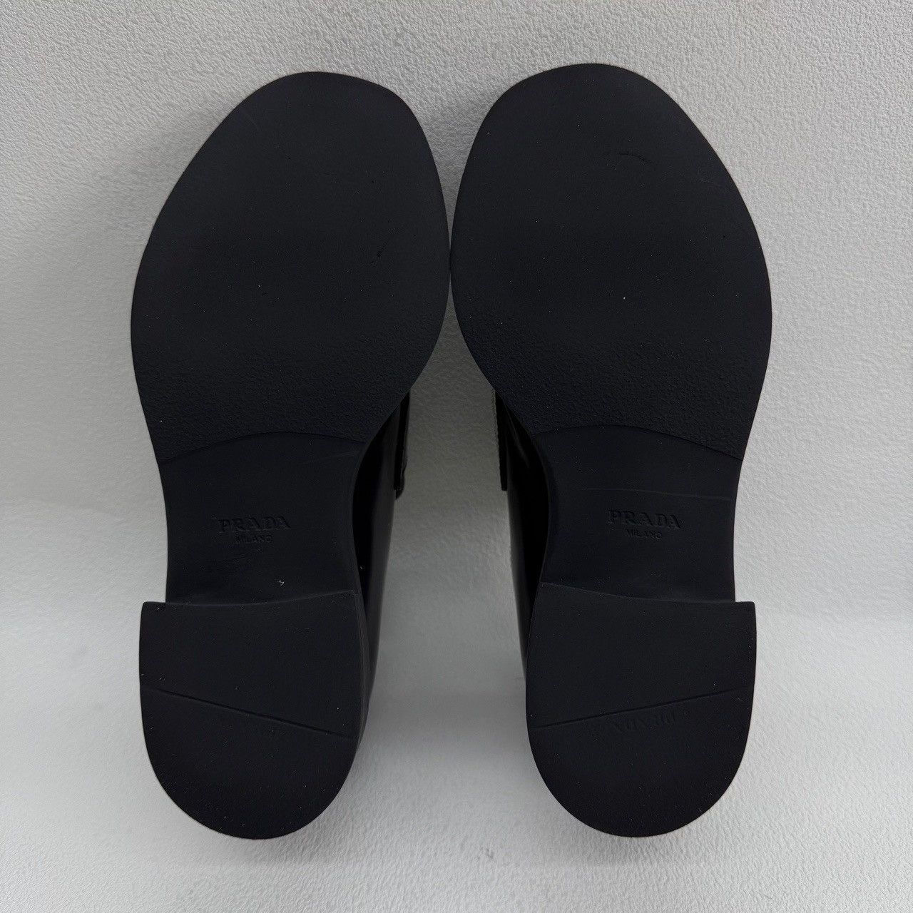 Prada Prada Leather Triangle Logo Loafers Size 37 Size US 7 / IT 37 - 9 Thumbnail
