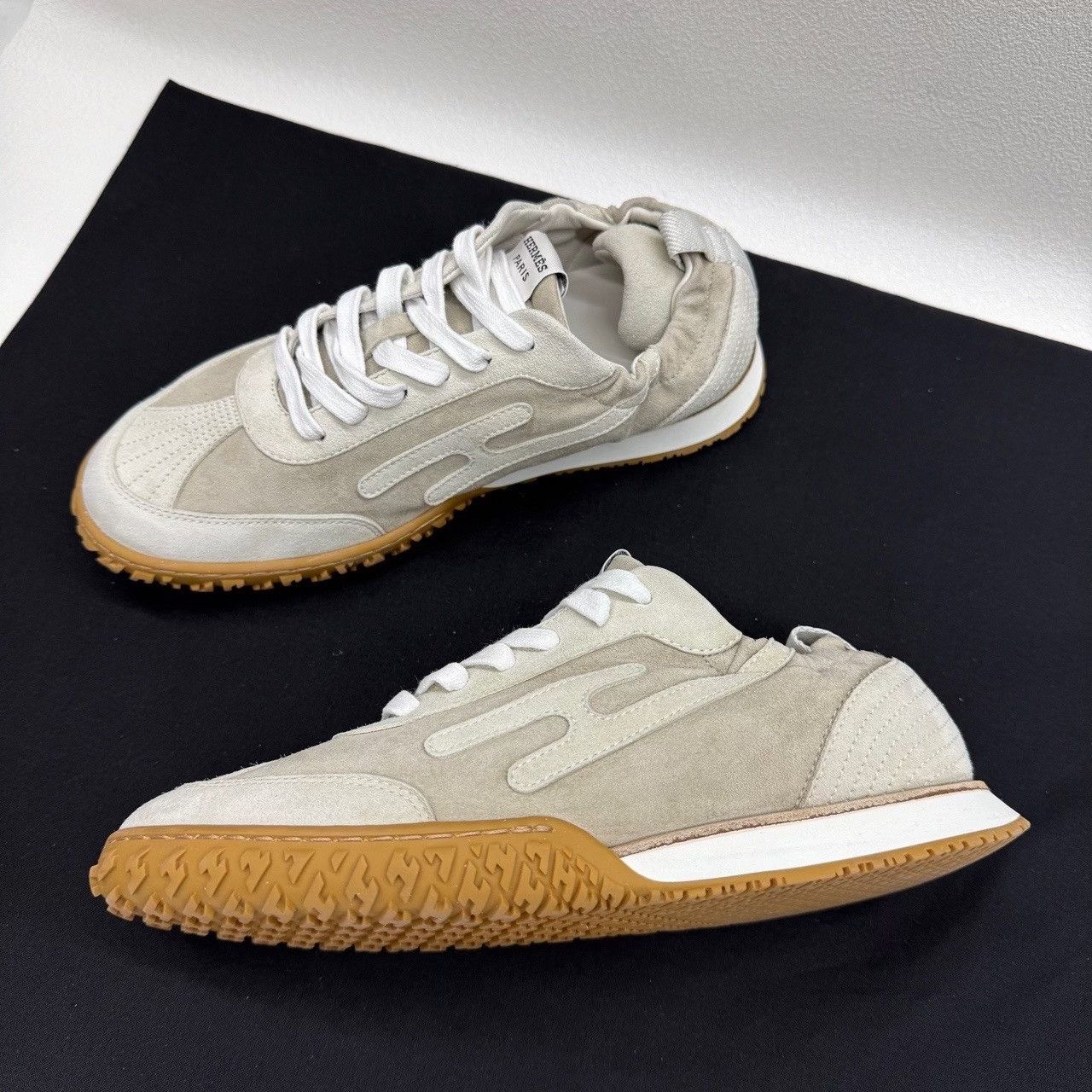 Hermes Hermès Jet Suede Sneakers Size 37.5 Size US 7.5 / IT 37.5 - 9 Thumbnail