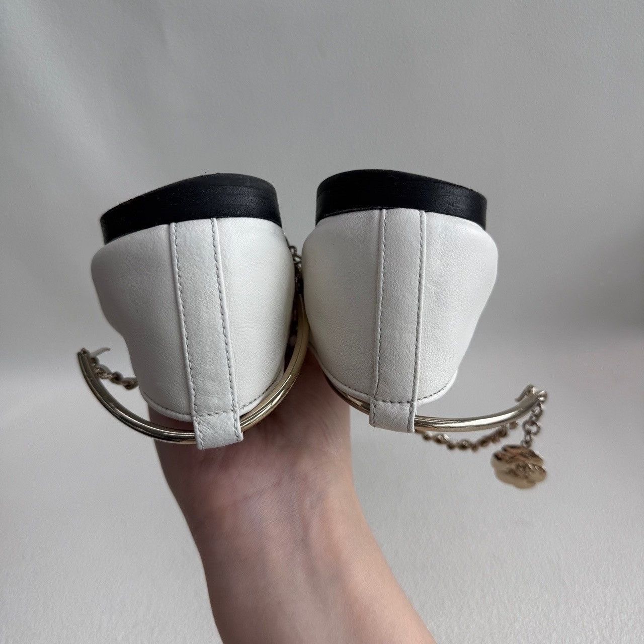 Chanel Chanel Camellia Chain Ballet Flats Size 35.5 Size US 4.5 / IT 34.5 - 7 Thumbnail