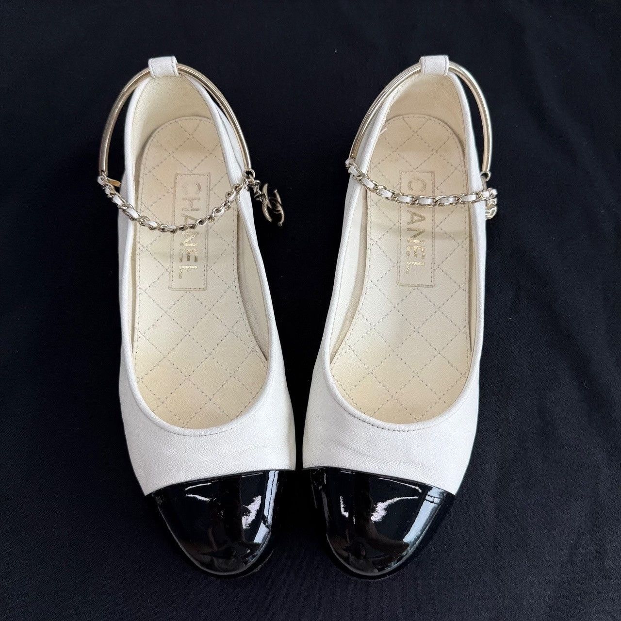 Chanel Chanel Camellia Chain Ballet Flats Size 35.5 Size US 4.5 / IT 34.5 - 10 Thumbnail
