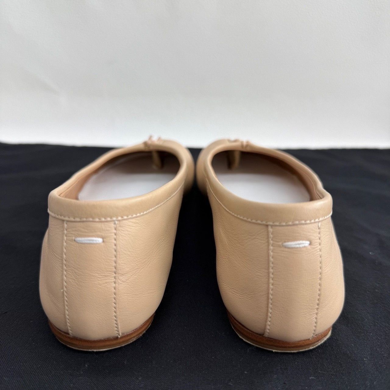 Maison Margiela Maison Margiela Beige Tabi Ballet Flats Size 35 Size US 5 / IT 35 - 6 Thumbnail