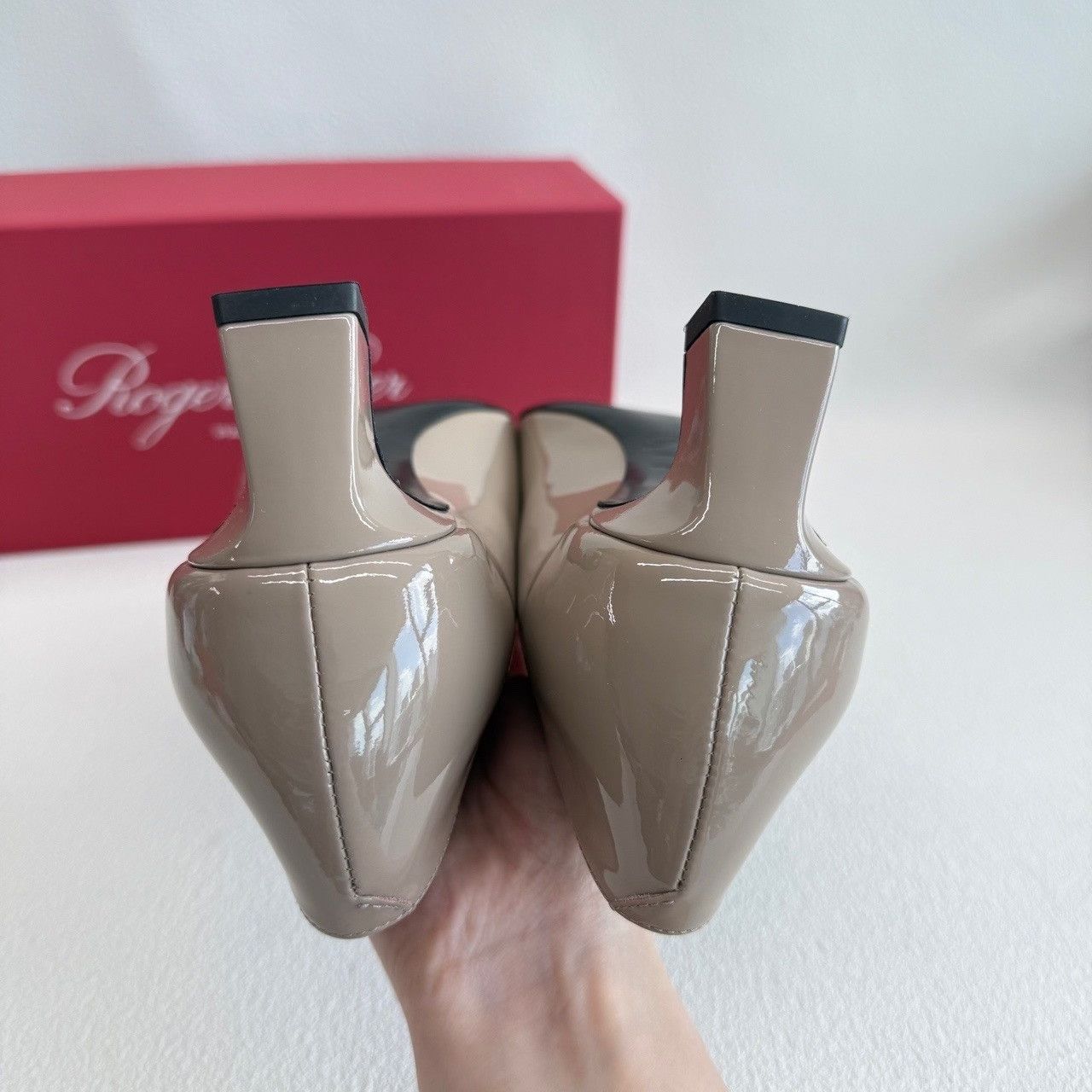 Roger Vivier Roger Vivier Patent Leather Pumps Size 37 Size US 7 / IT 37 - 8 Thumbnail