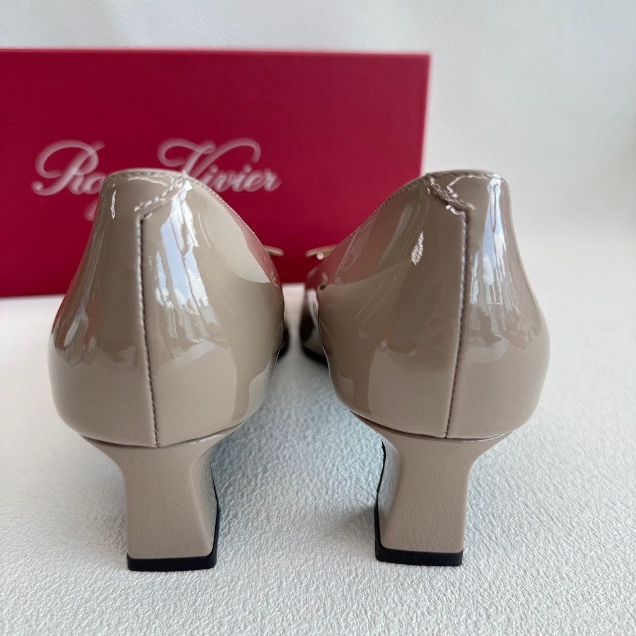 Roger Vivier Roger Vivier Patent Leather Pumps Size 37 Size US 7 / IT 37 - 7 Thumbnail