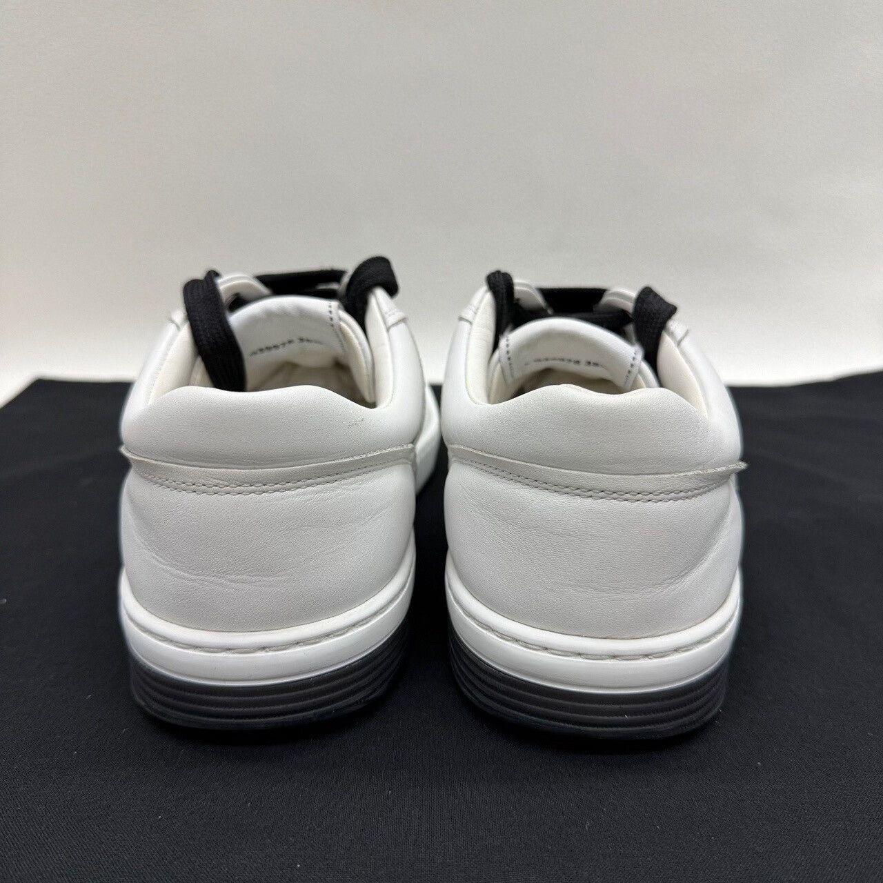 Chanel Chanel Leather CC Logo Low-Top Sneakers Size 38.5 Size US 8.5 / IT 38.5 - 6 Thumbnail