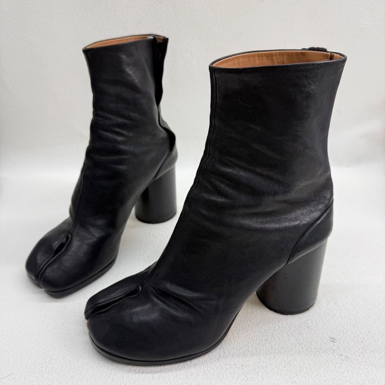 Maison Margiela Maison Margiela Black Leather Tabi Boots Size 37 Size US 7 / IT 37 - 2 Thumbnail