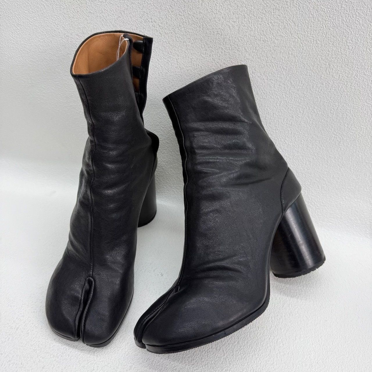 Maison Margiela Maison Margiela Black Leather Tabi Boots Size 37 Size US 7 / IT 37 - 9 Thumbnail