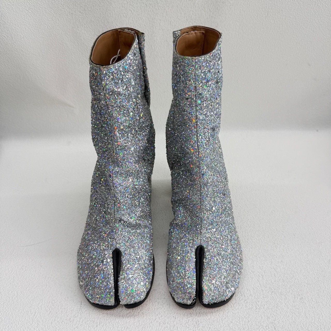 Maison Margiela Maison Margiela Silver Glitter Tabi Boots Size 36 Size US 6 / IT 36 - 3 Thumbnail