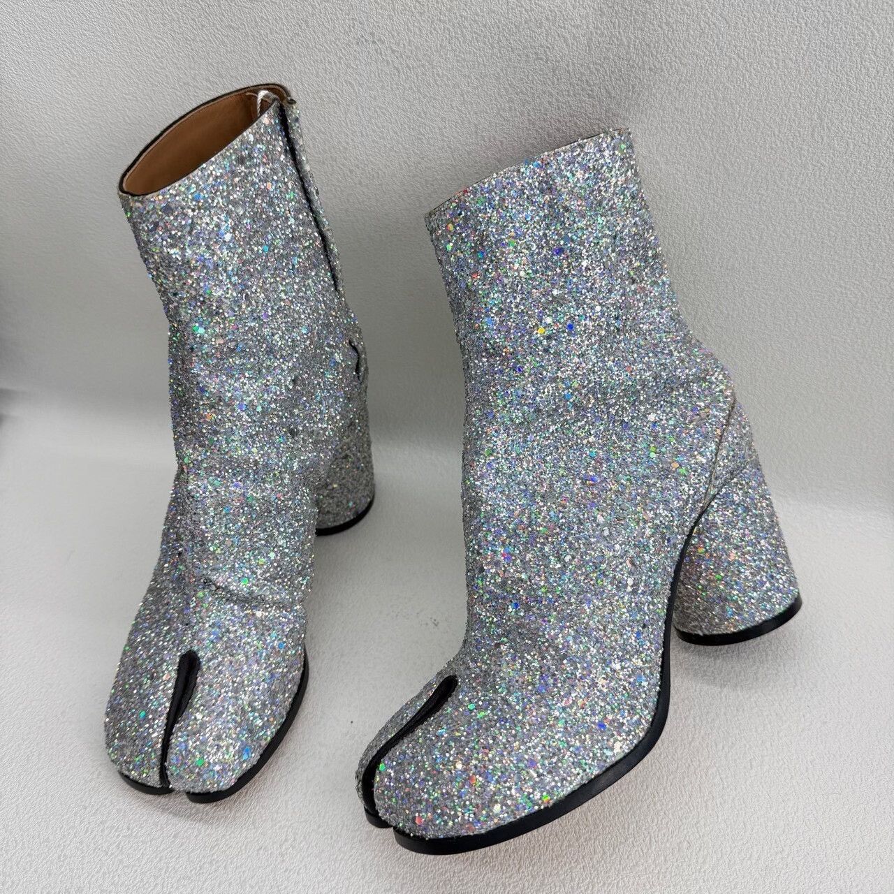 Maison Margiela Maison Margiela Silver Glitter Tabi Boots Size 36 Size US 6 / IT 36 - 10 Thumbnail