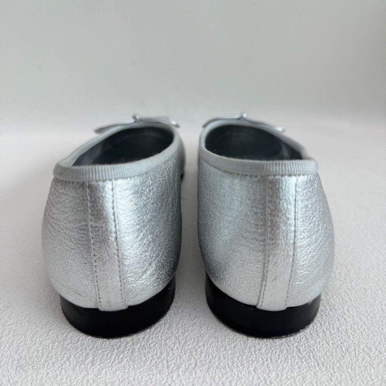 Chanel Chanel Silver & Black Ballet Flats Size 38.5 Size US 8.5 / IT 38.5 - 6 Thumbnail