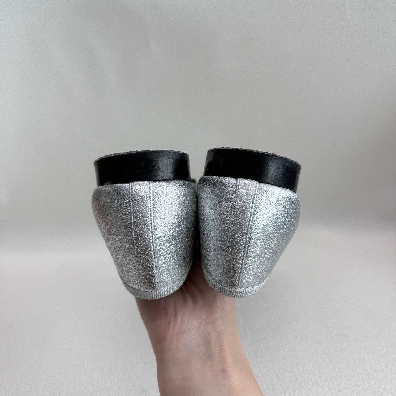 Chanel Chanel Silver & Black Ballet Flats Size 38.5 Size US 8.5 / IT 38.5 - 7 Thumbnail