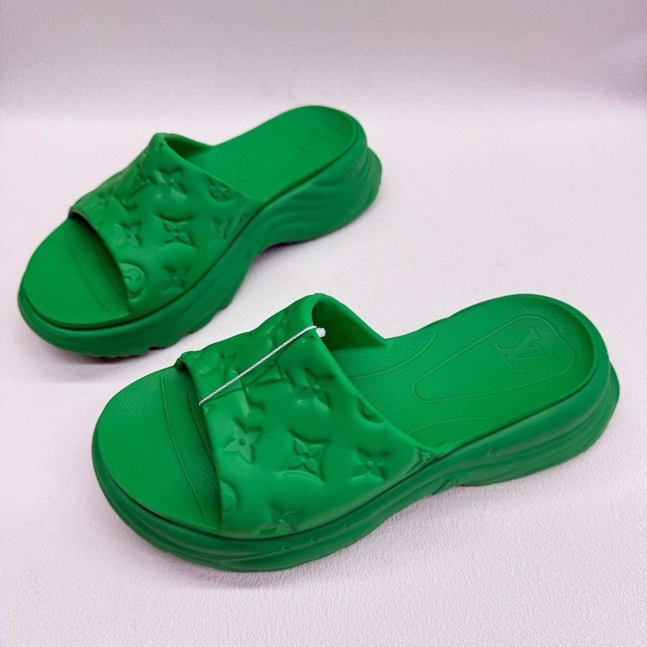 Louis Vuitton Louis Vuitton Monogram Pool Slide Sandals Size 38 Size US 8 / IT 38 - 2 Thumbnail