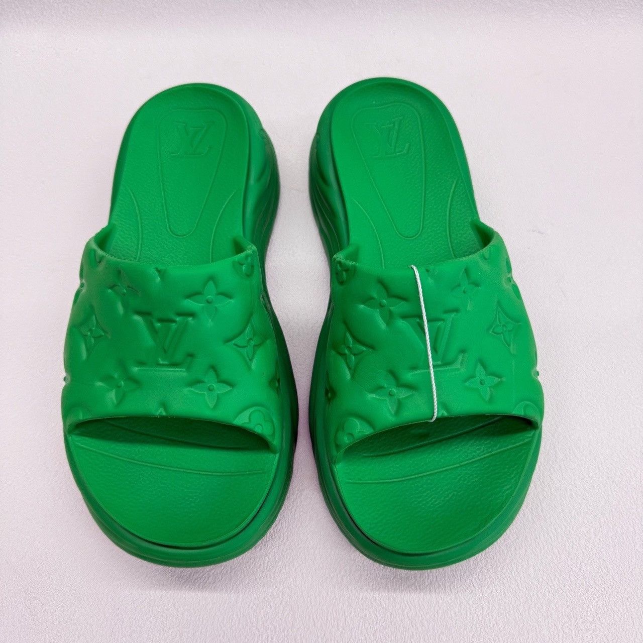 Louis Vuitton Louis Vuitton Monogram Pool Slide Sandals Size 38 Size US 8 / IT 38 - 3 Thumbnail