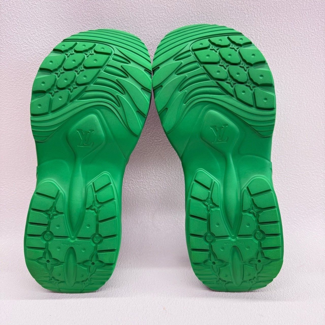 Louis Vuitton Louis Vuitton Monogram Pool Slide Sandals Size 38 Size US 8 / IT 38 - 9 Thumbnail