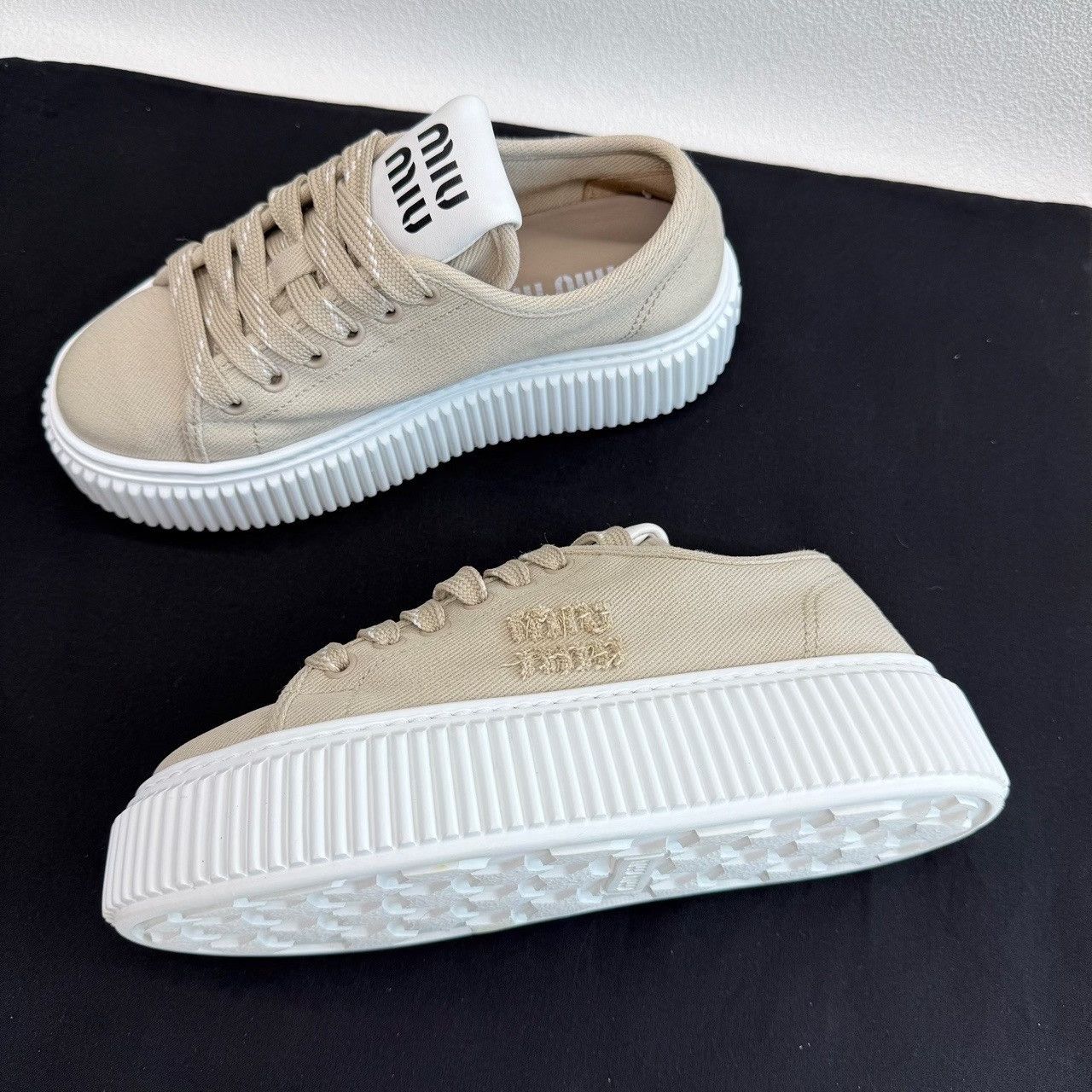 Miu Miu Miu Miu Canvas Platform Sneakers Size 35 Size US 5 / IT 35 - 9 Thumbnail