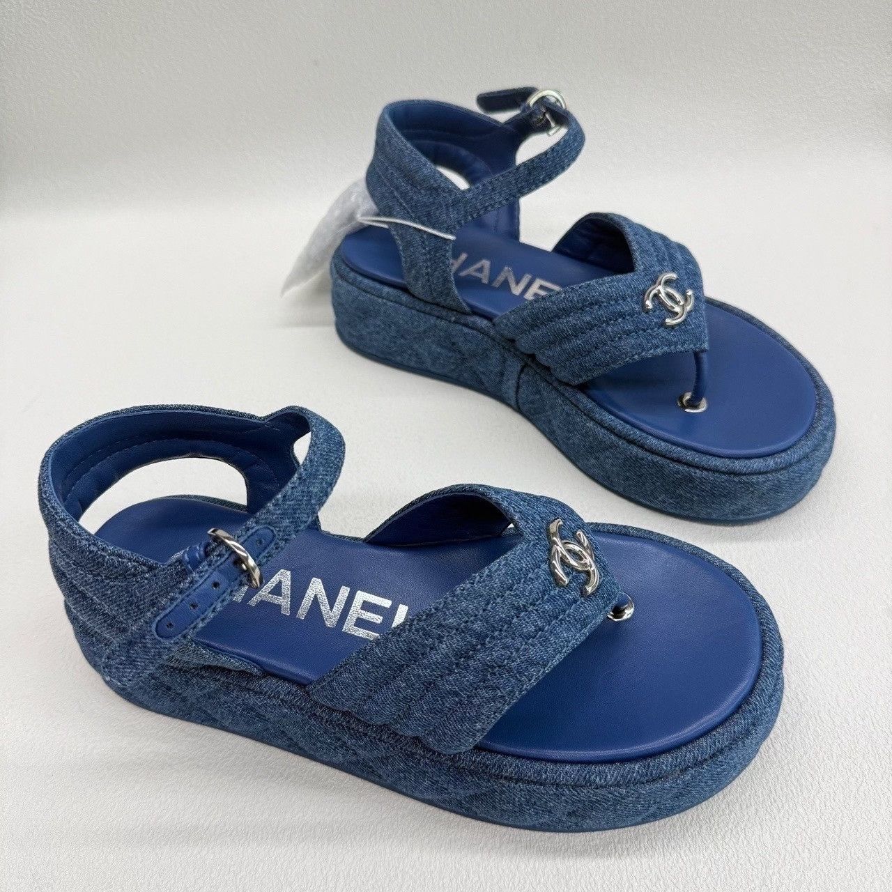 Chanel Chanel Denim Thong Sandals Size 36 Size US 6 / IT 36 - 4 Thumbnail