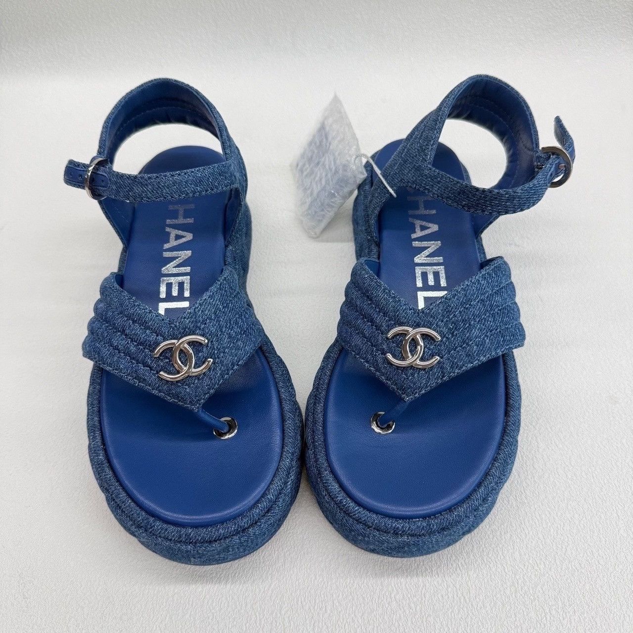Chanel Chanel Denim Thong Sandals Size 36 Size US 6 / IT 36 - 10 Thumbnail