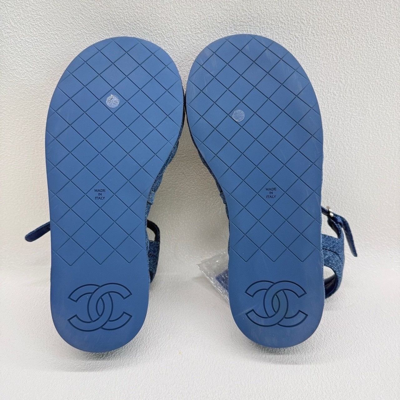 Chanel Chanel Denim Thong Sandals Size 36 Size US 6 / IT 36 - 9 Thumbnail
