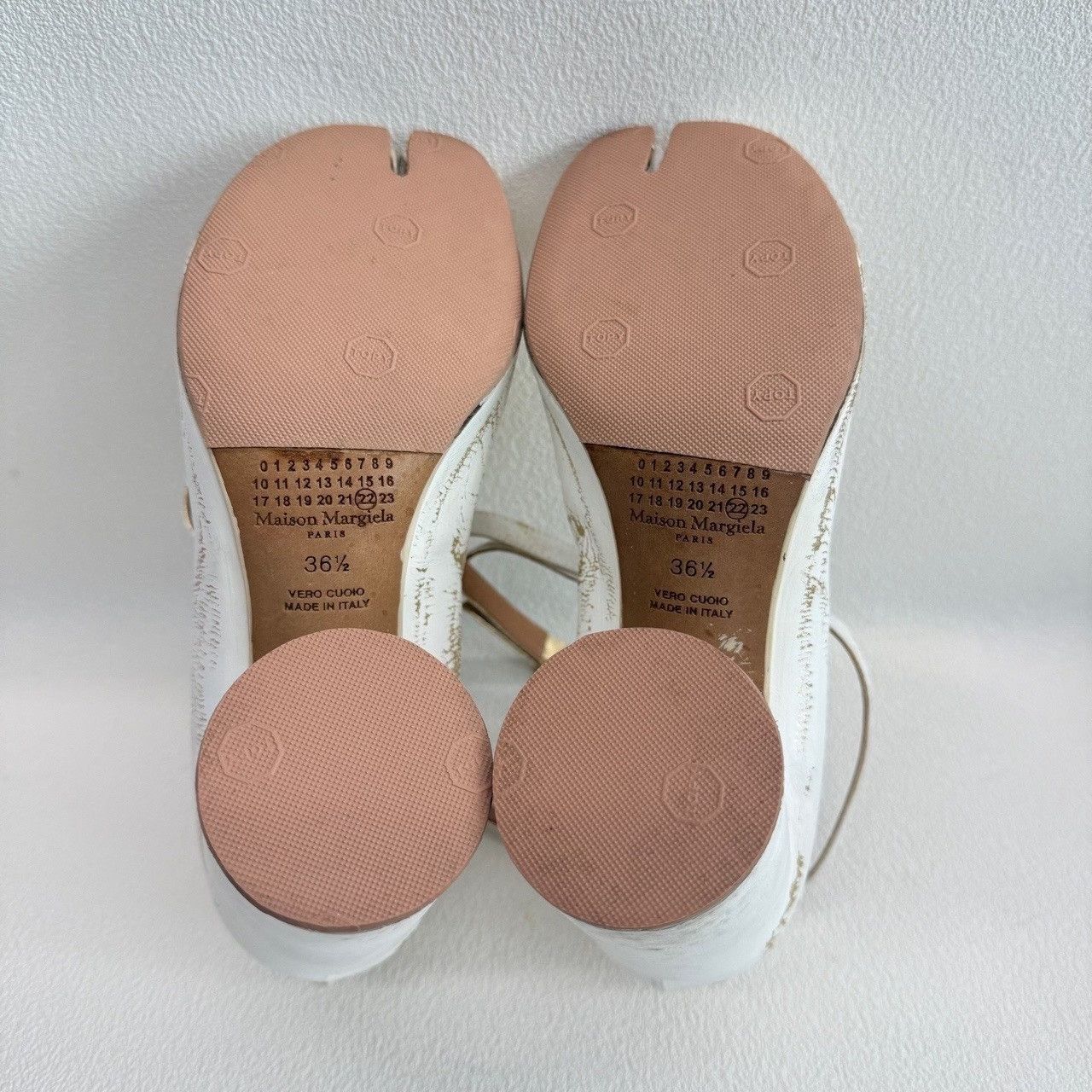 Maison Margiela Maison Margiela Crackle Gold Tabi Heels Size 36.5 Size US 6.5 / IT 36.5 - 8 Thumbnail
