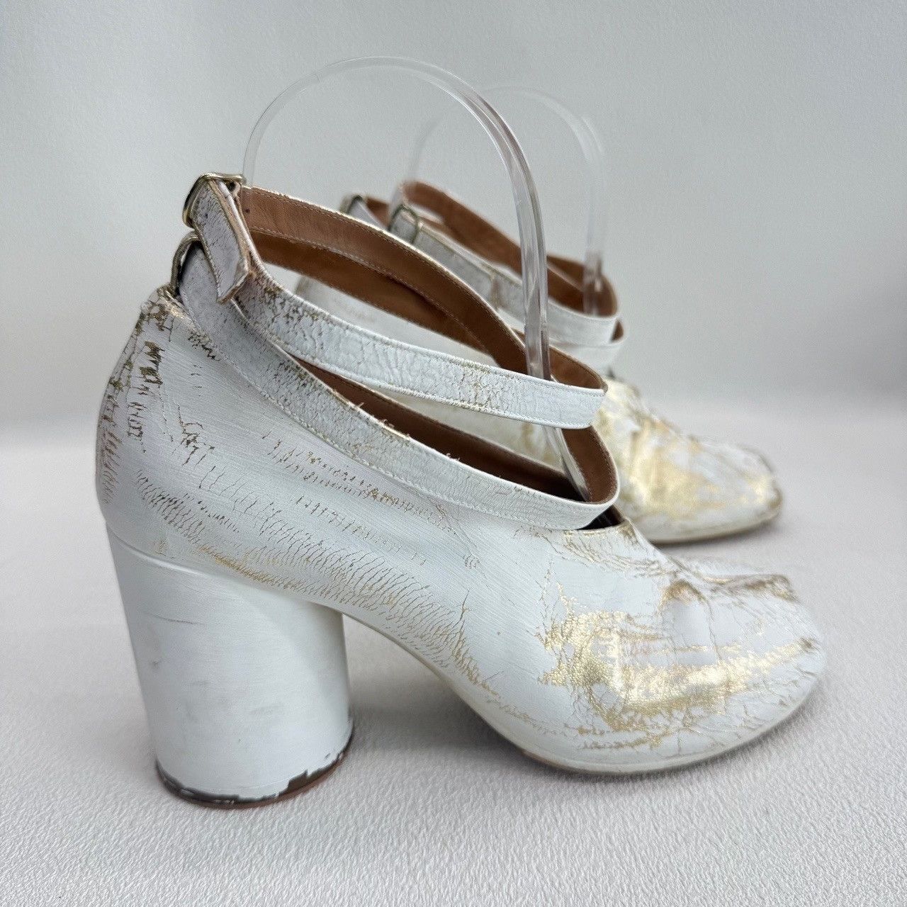 Maison Margiela Maison Margiela Crackle Gold Tabi Heels Size 36.5 Size US 6.5 / IT 36.5 - 5 Thumbnail