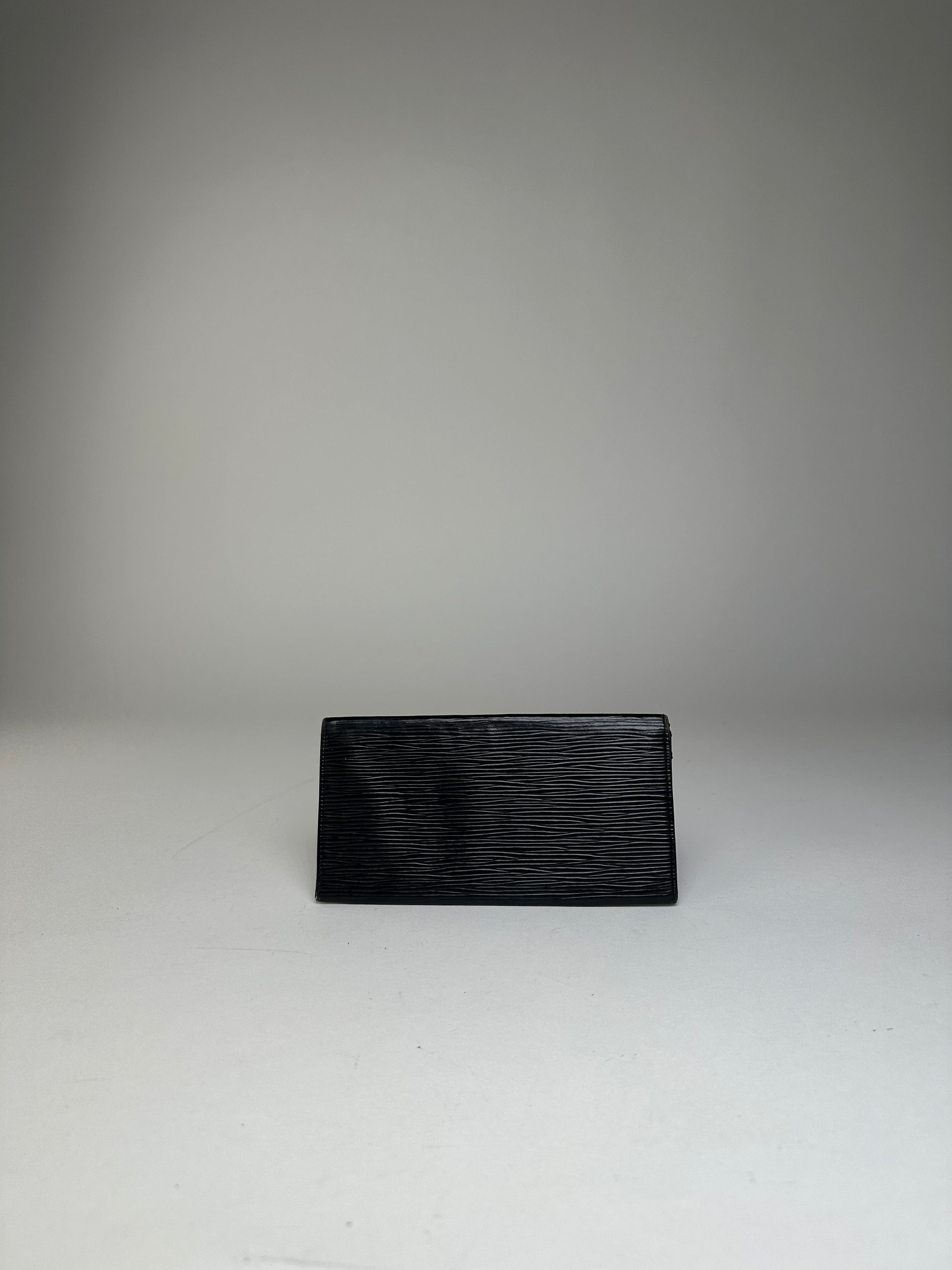 Louis Vuitton Vintage Epi Leather Wallet Y2K Black Silver Size ONE SIZE - 13 Thumbnail