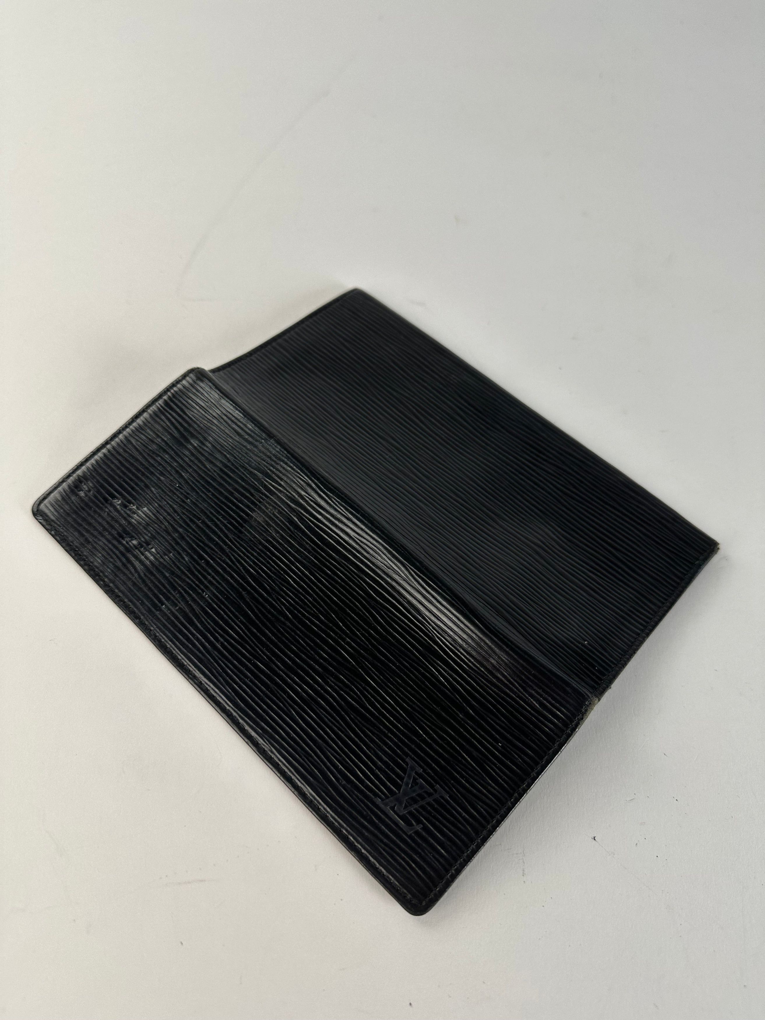 Louis Vuitton Vintage Epi Leather Wallet Y2K Black Silver Size ONE SIZE - 9 Thumbnail